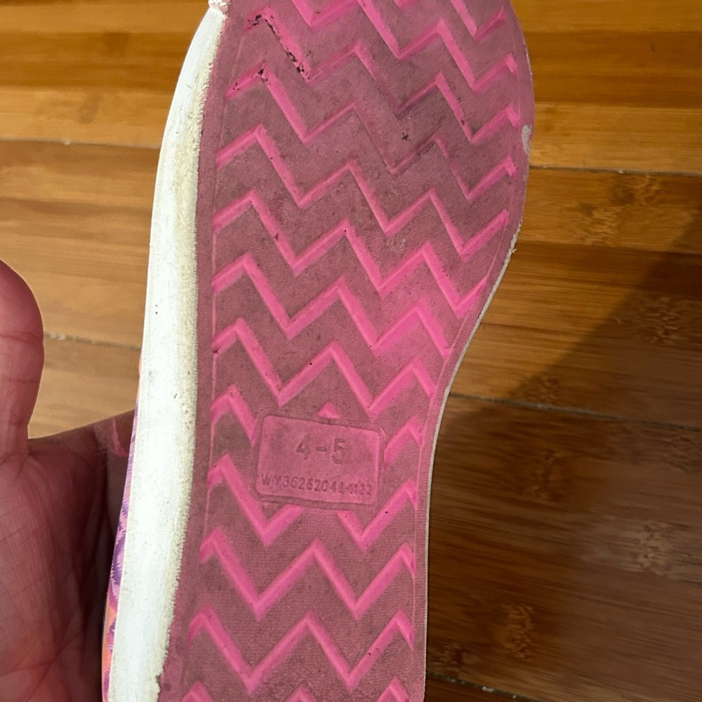 GIRLS RUBBER MOCCASIN SHOES - Picture 3 of 6